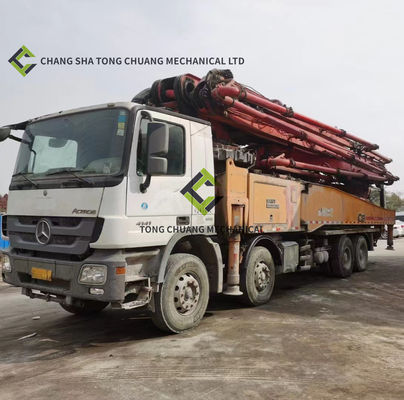 56M 8x4 Mercedes Benz şasisi üzerinde kullanılan beton pompası
