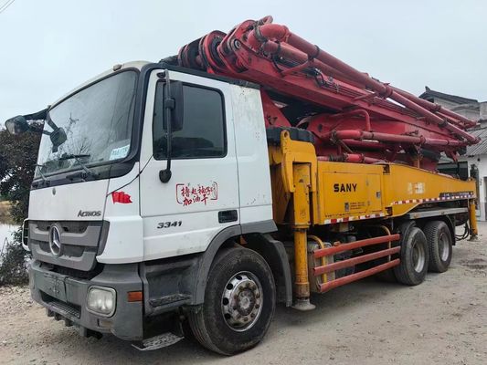 Mercedes-Benz şasisi ile 46 metre uzunluğunda beton pompası